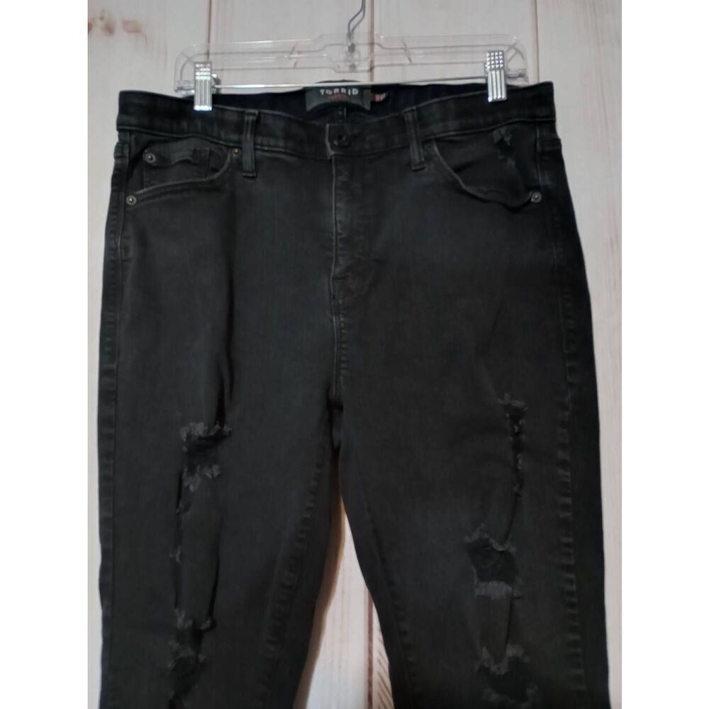 Torrid Jeans Ladies 16R Black Skinny High Rise‎ Distressed Comfort Waist - Picture 4 of 10